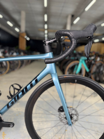 Giant TCR Advanced Pro Di2 Carbon Road Bike