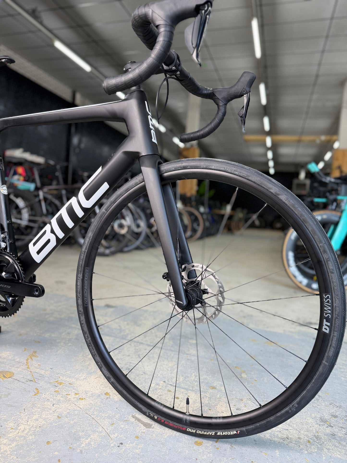 NIEUW BMC Teammachine SLR FIVE Di2 Carbon Racefiets
