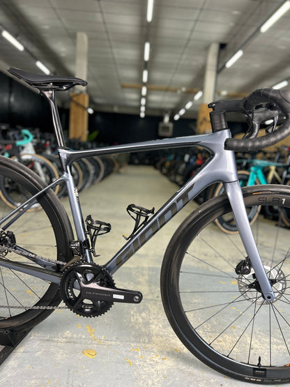 Giant Defy Advanced Pro 1 Di2 Carbon Racefiets