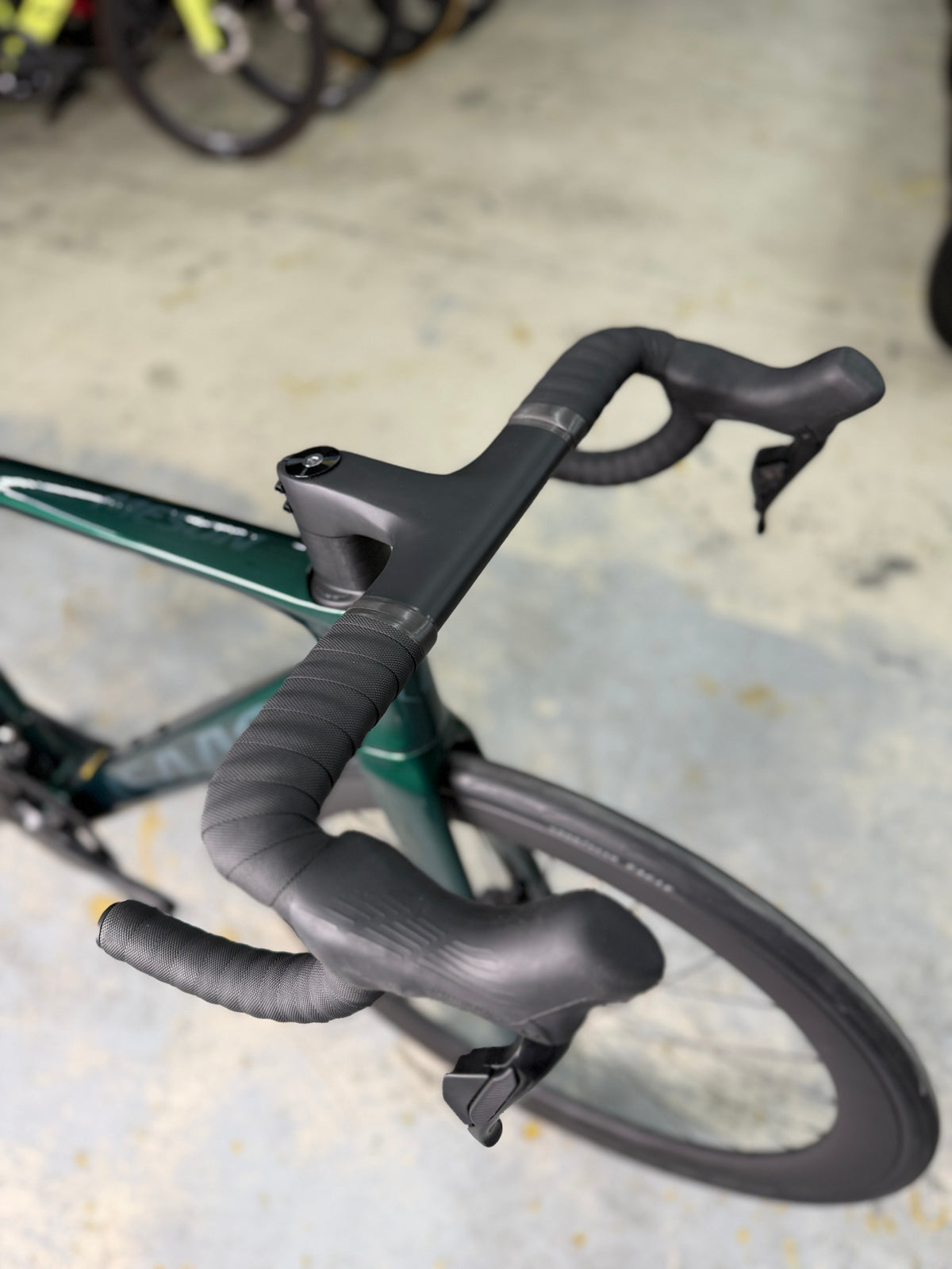 NIEUW Isaac Meson Di2 Carbon Racefiets