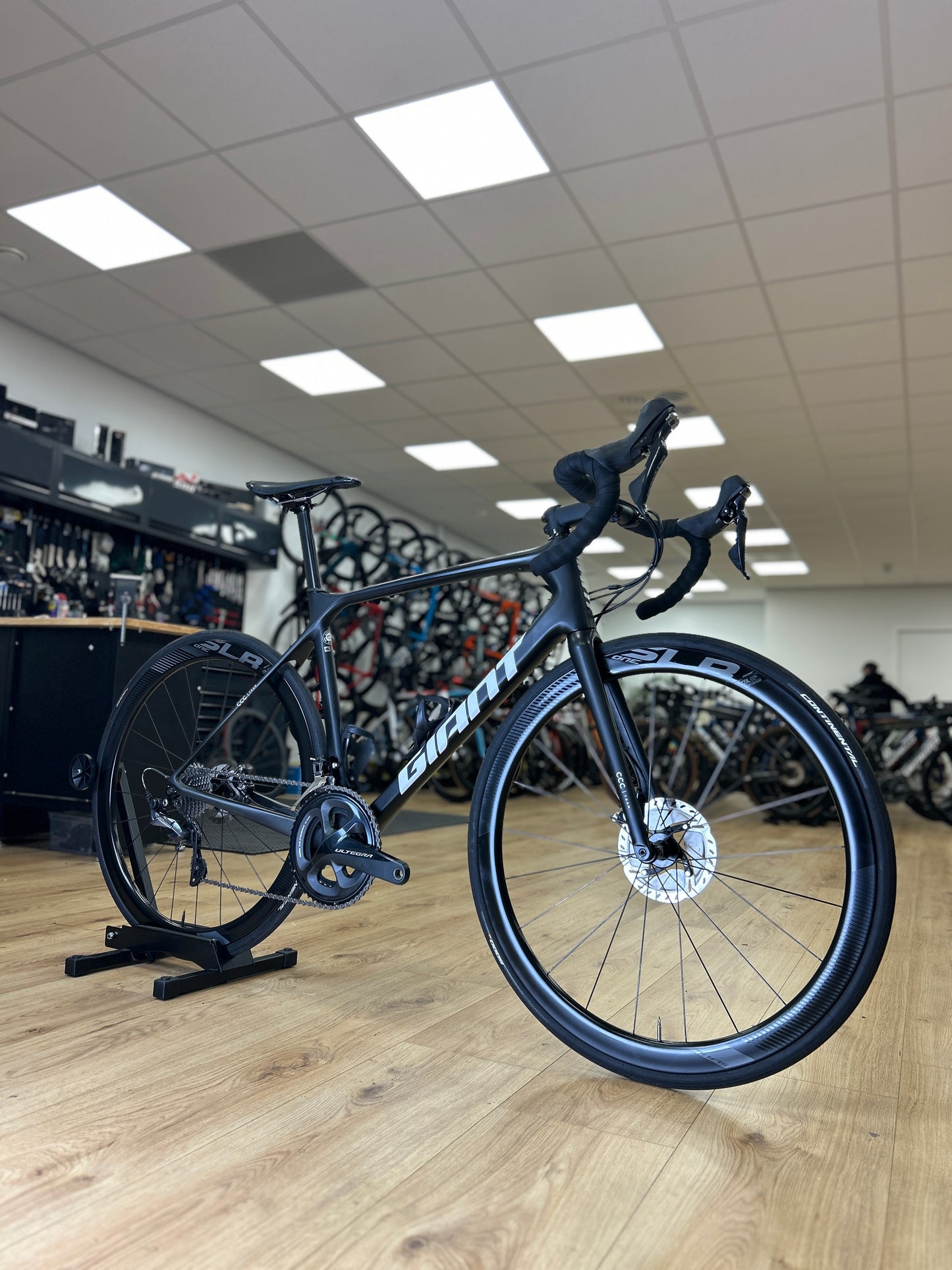 Giant TCR Disc Team CCC Carbon Racefiets