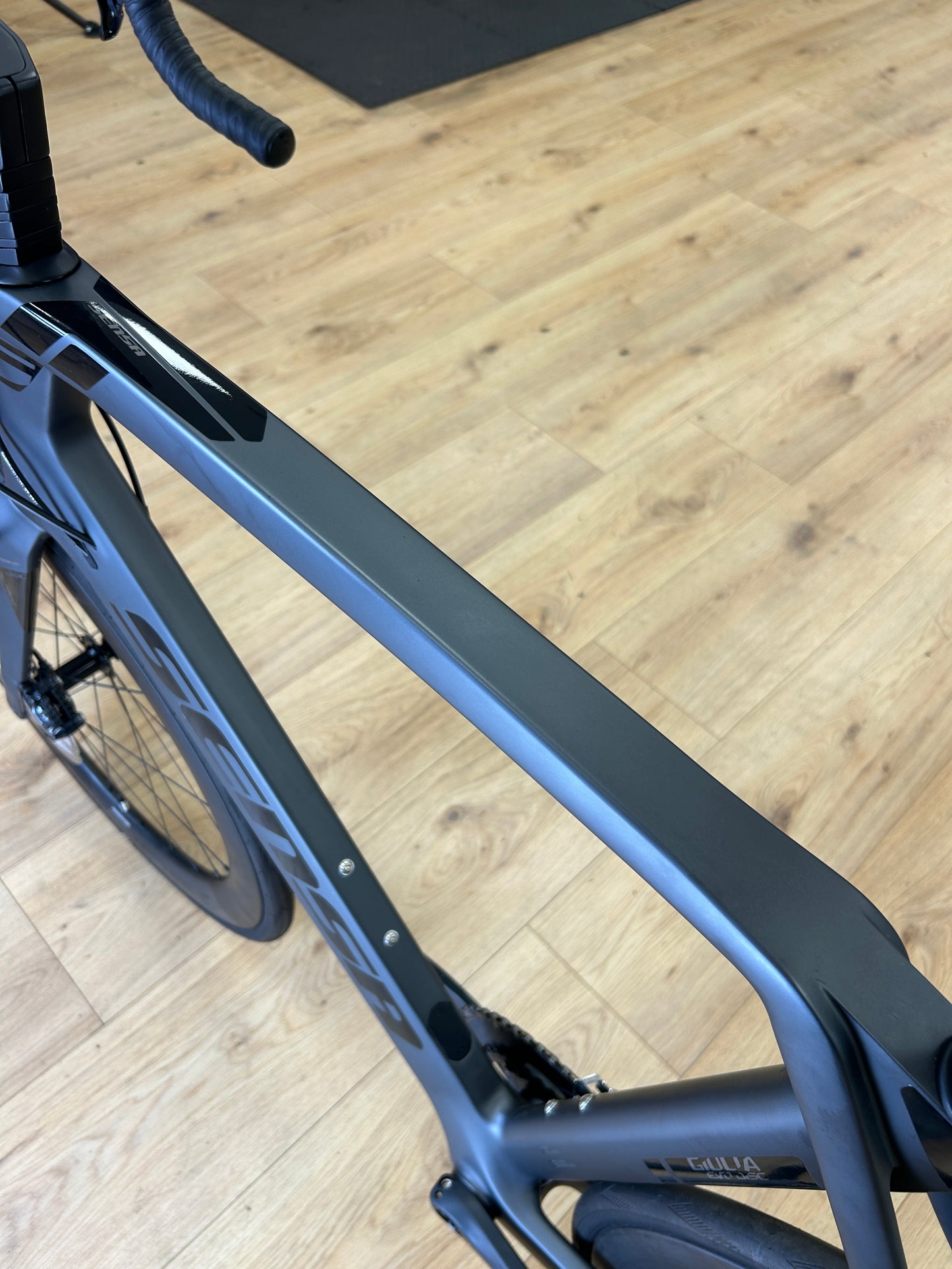 Sensa Giulia Evo Carbon Disc Racefiets
