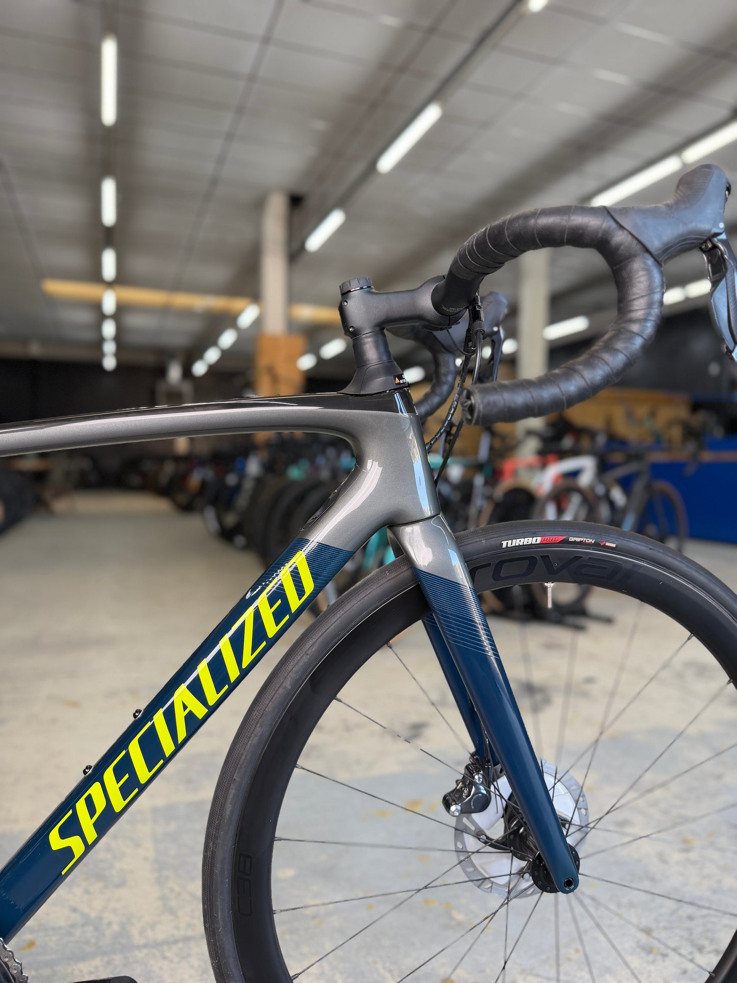 Specialized Roubaix Expert Di2 Carbon Racefiets