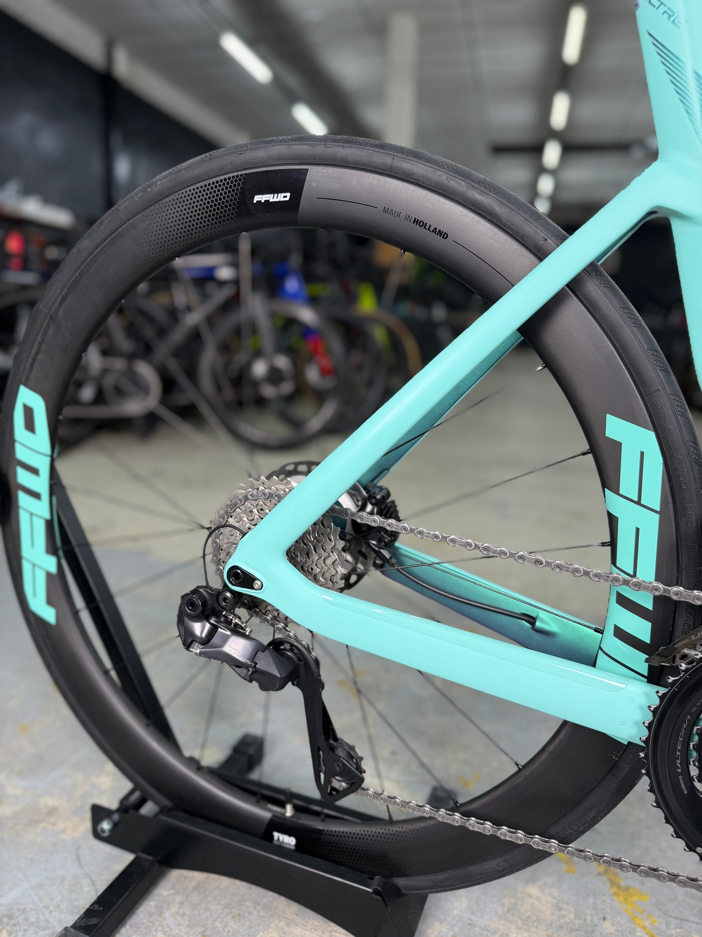 Bianchi Oltre Race Di2 Carbon Road Bike