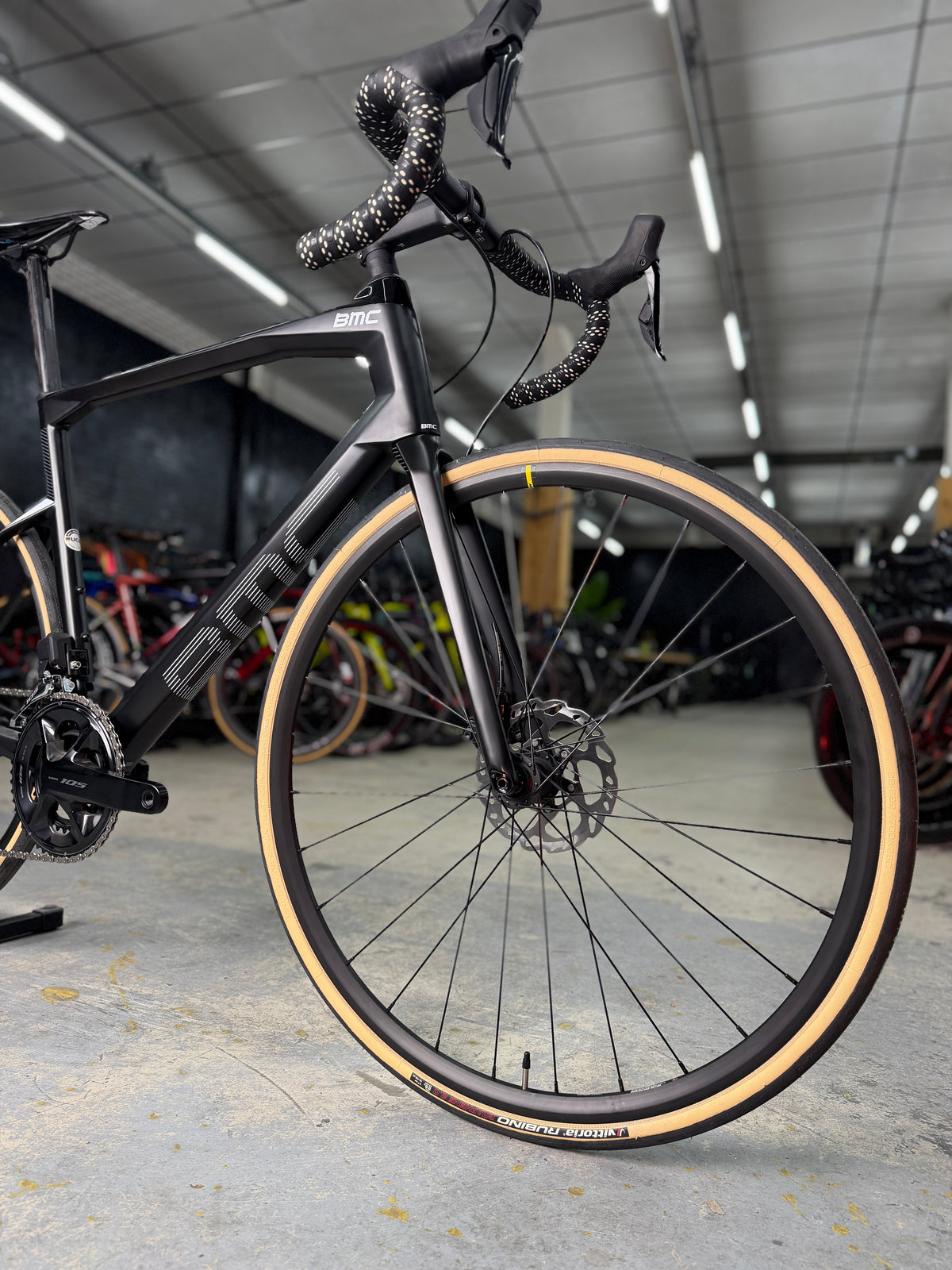 NIEUW BMC Roadmachine Five Di2 Carbon Racefiets