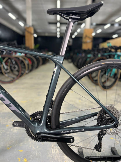 NEW Giant TCR Advanced Di2 Carbon Road Bike