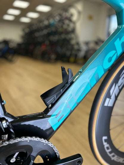 Bianchi Aquila RC Disc Di2 Carbon Racefiets