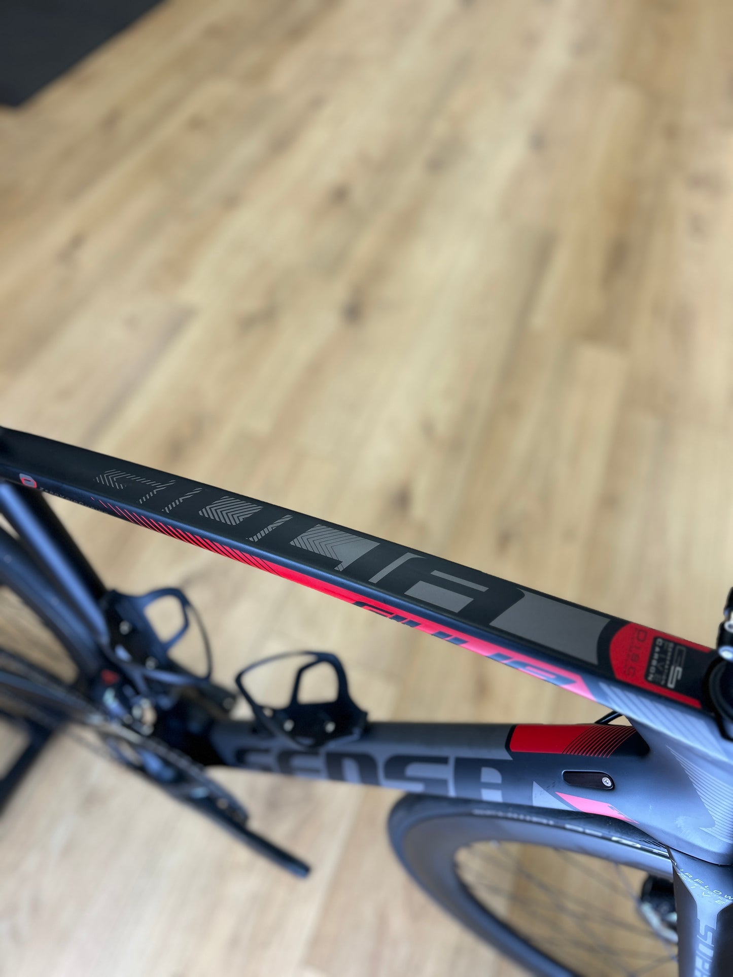 SHOWROOM MODEL Sensa Guilia G2 Di2 Carbon Racefiets