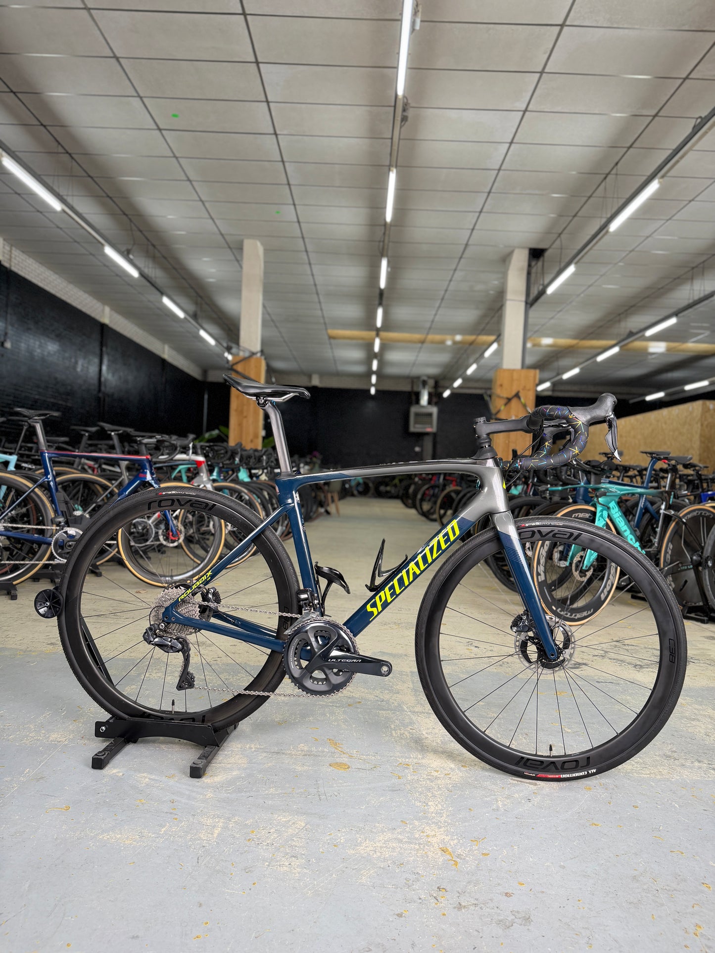 Specialized Roubaix Expert Di2 Carbon Road Bike