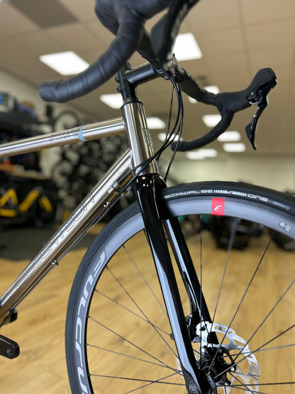 Showroom Model Gilbertson Allure Disc Racefiets