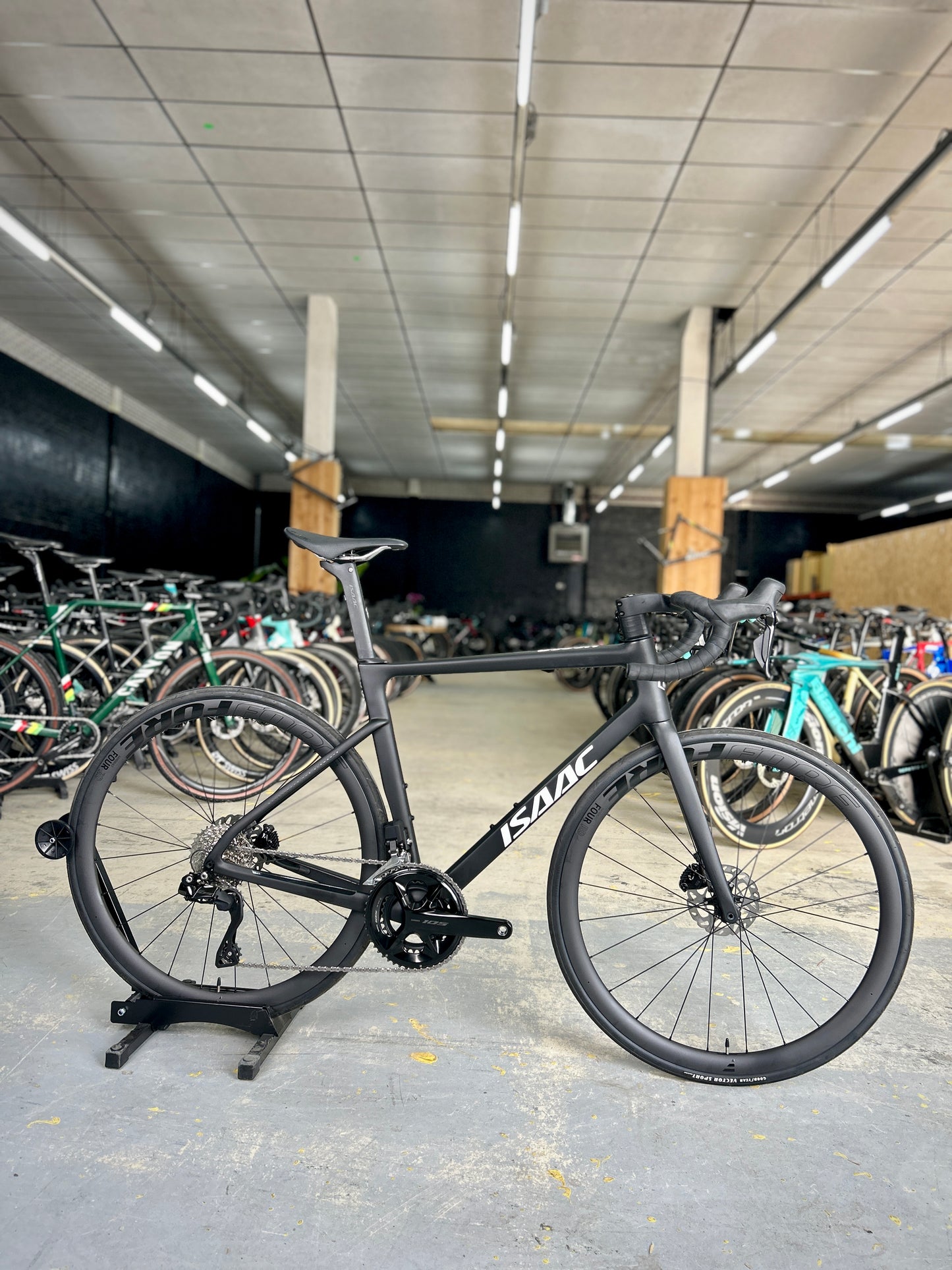 NEW Isaac Boson Di2 Carbon Road Bike