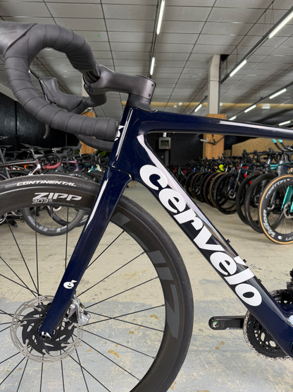 Cervélo Caledonia-5 Red eTap Carbon Racefiets