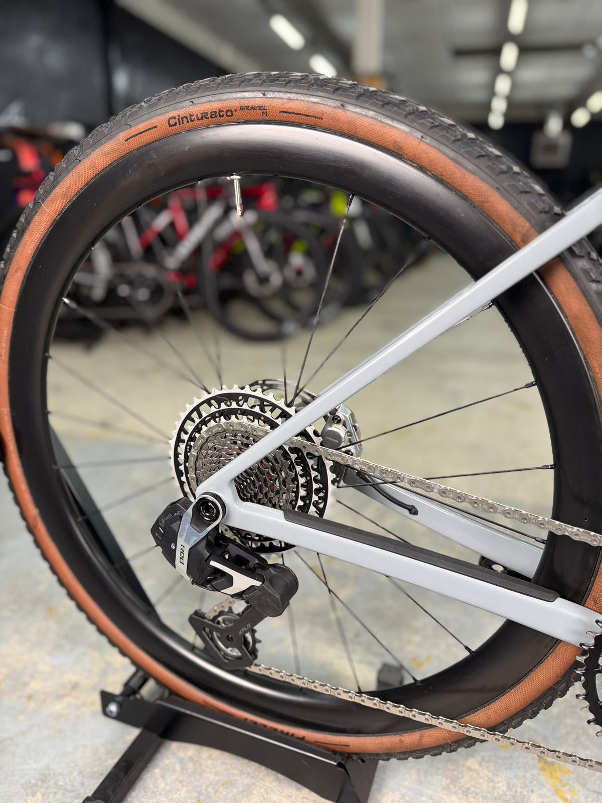BMC Kaius 01 ONE SRAM RED eTap Gravel Fiets