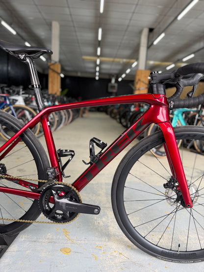 Trek Émonda SL6 Di2 Carbon Road Bike