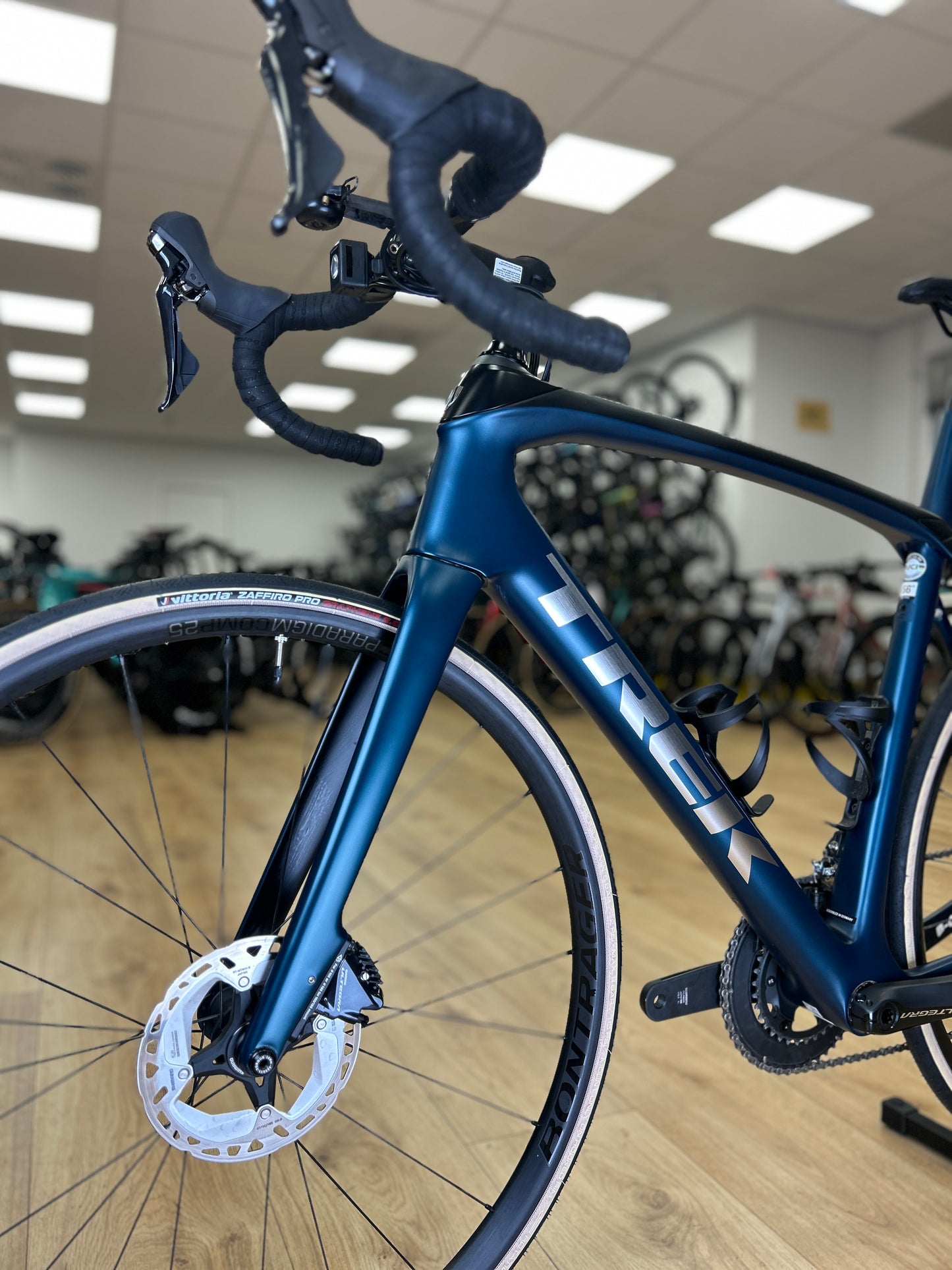 Trek Domane SL6 Disc Carbon Road Bike