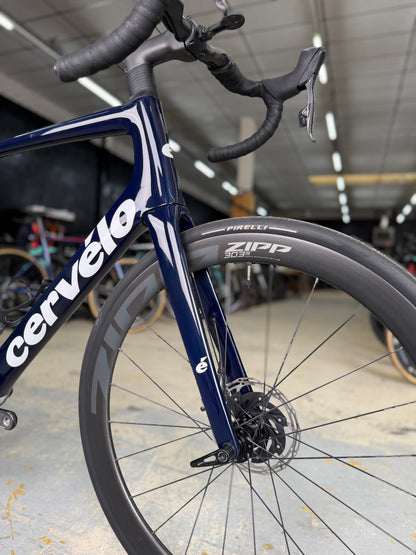 Cervélo Caledonia-5 Red eTap Carbon Road Bike
