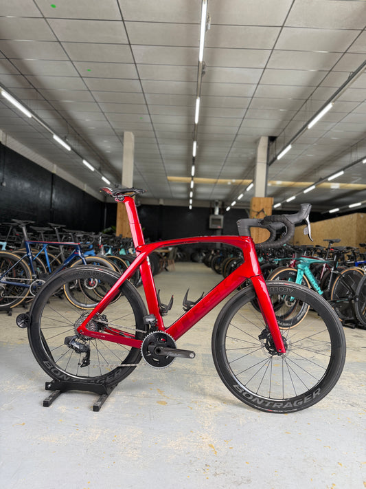 1000km Trek Madone SLR7 eTap Carbon Racefiets