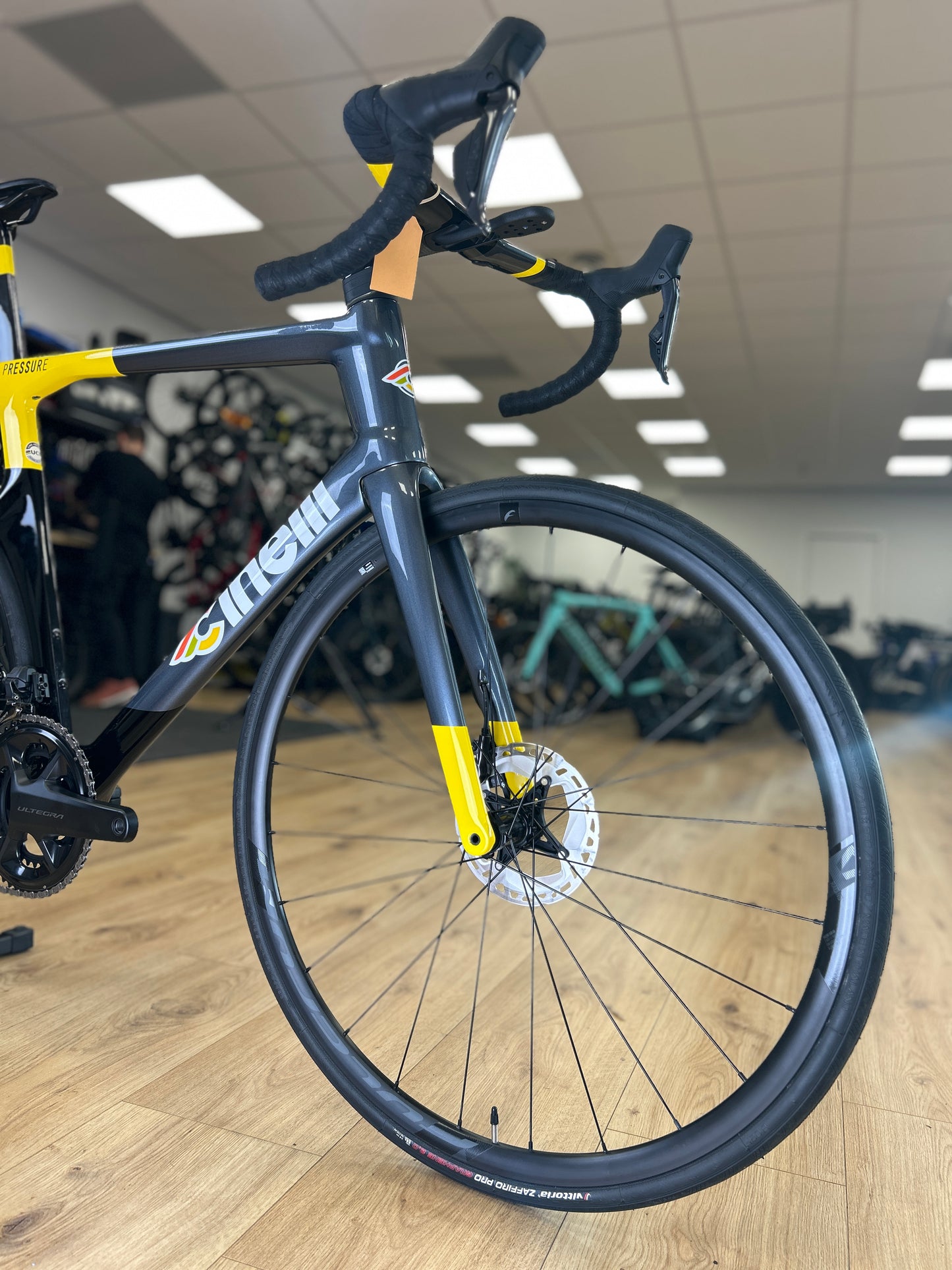 0km Showroom Model Cinelli Pressure Di2 Carbon Racefiets