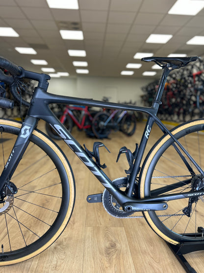 Scott Addcit 15 RC Di2 Disc Carbon Racefiets