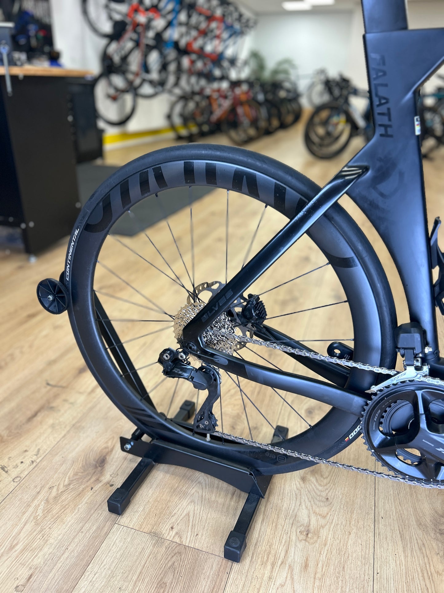 Elves Falath Pro Di2 Carbon Racefiets
