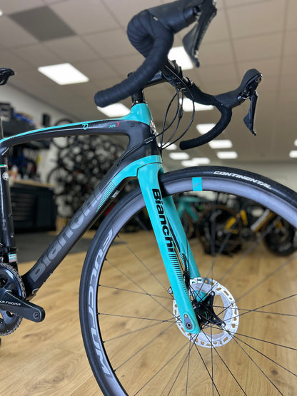 Bianchi Oltre XR3 Disc Carbon Road Bike