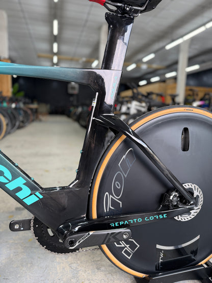 Bianchi Aquila RC Disc Di2 Carbon Racefiets