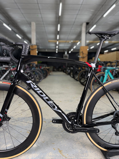 SHOWROOM Ridley Fenix SLiC Di2 Carbon Racefiets