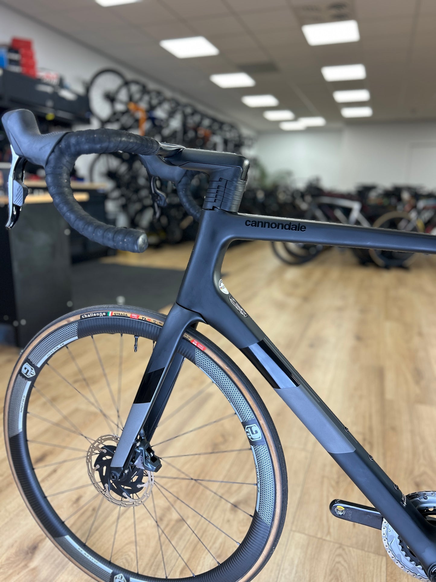 Showroom Model 0km Cannondale SuperSix EVO Hi-MOD Disc Carbon Racefiets