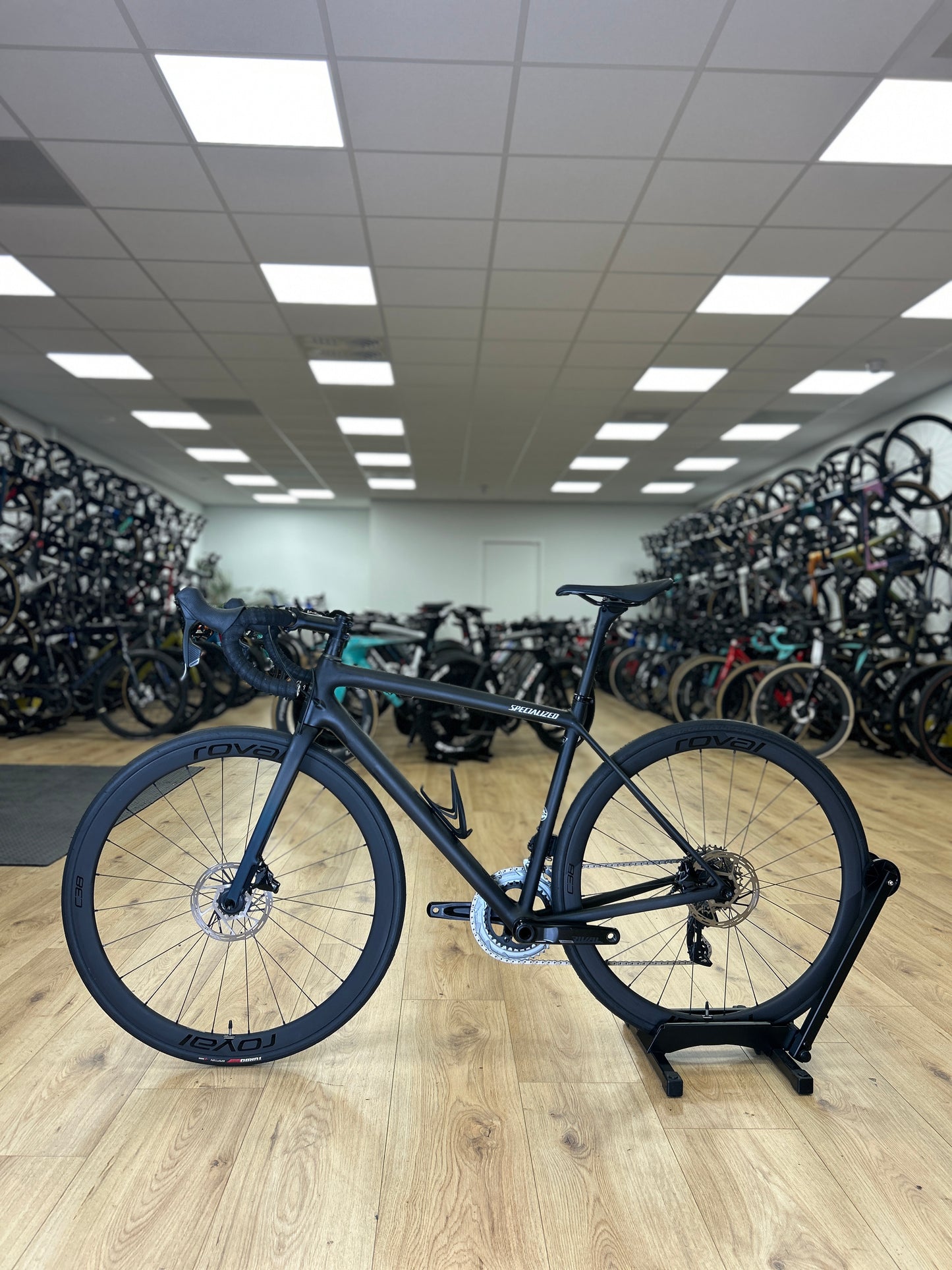 1000km Specialized Aethos Comp AXS Carbon Racefiets