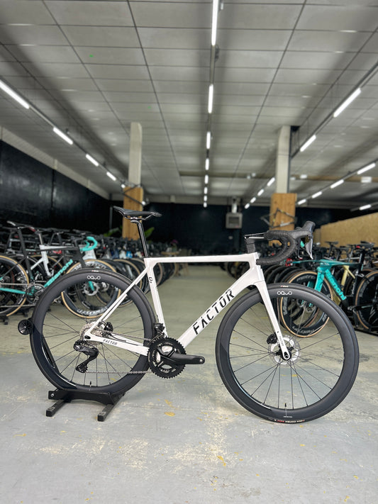 Showroom Factor O2 Di2 Carbon Road Bike