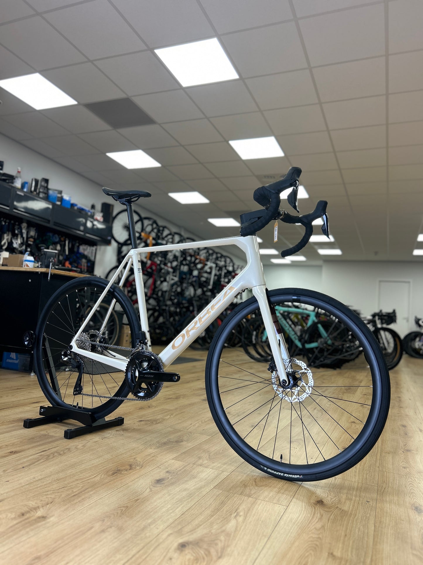 0km Showroom Model Orbea Orca M30iTEAM Di2 Carbon Racefiets