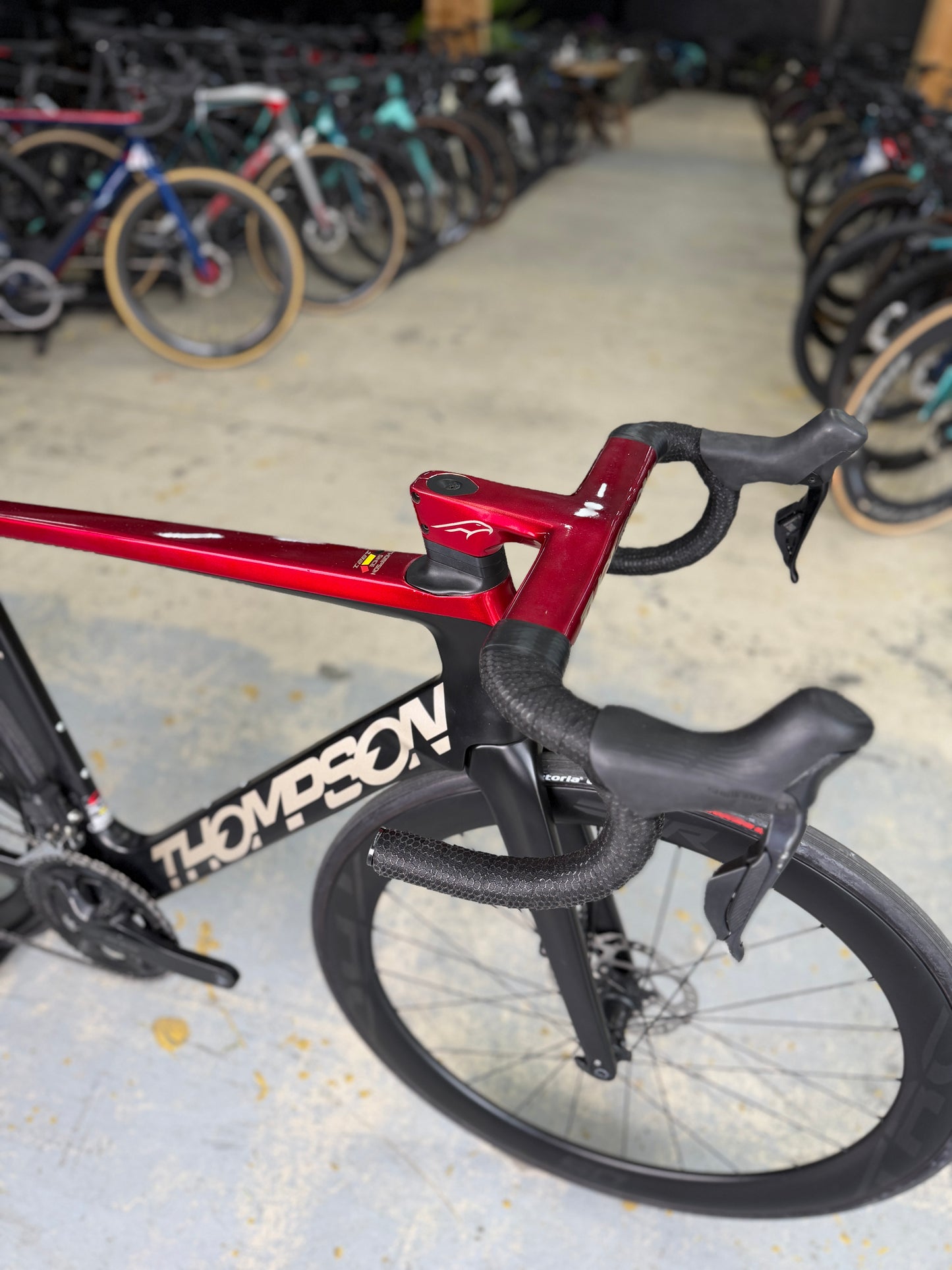 Thompson Falcon Di2 Carbon Racefiets