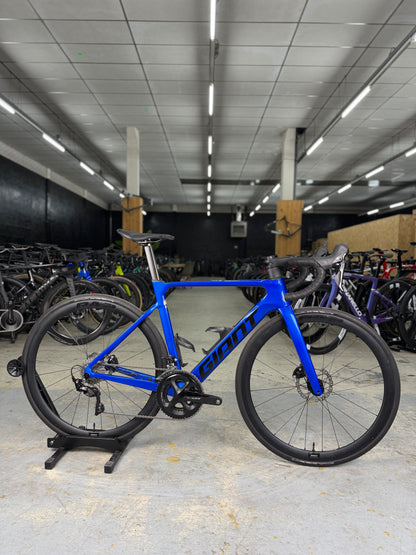Giant Propel Advanced 2 Carbon Road Bike