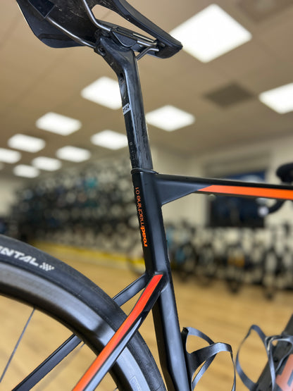 1000 km BMC Roadmachine 01 Di2 Carbon Racefiets