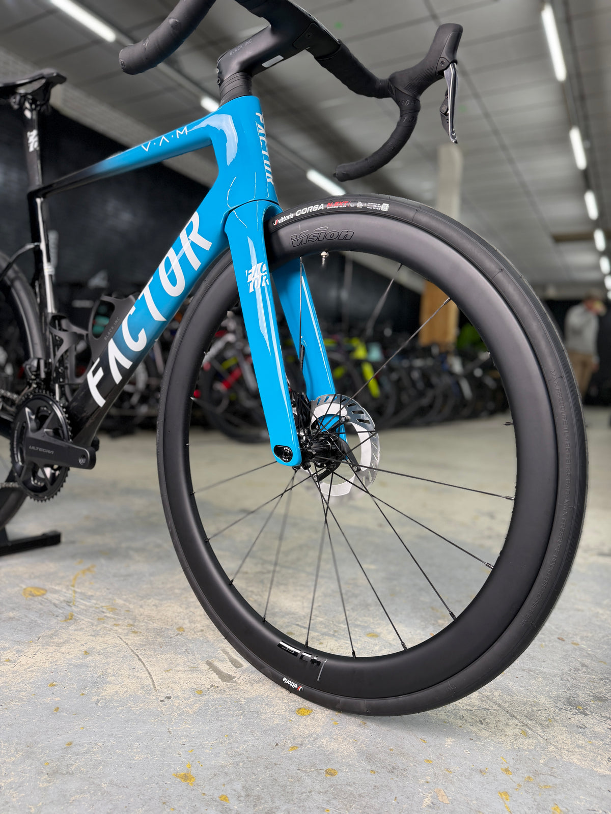 NIEUW Factor Ostro VAM Di2 Carbon Racefiets