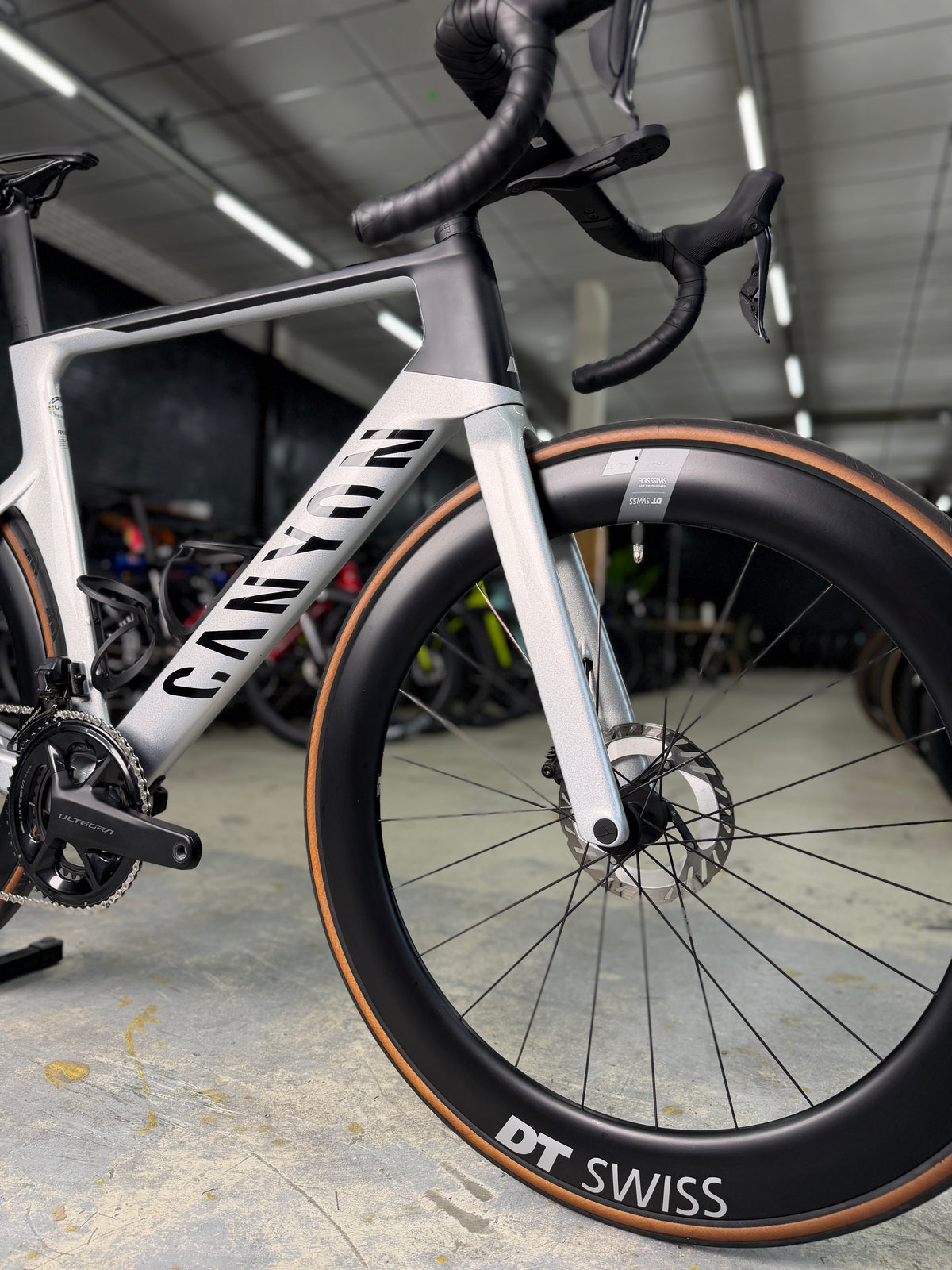 300km Canyon Aeroad CF SLX Di2 Carbon Racefiets