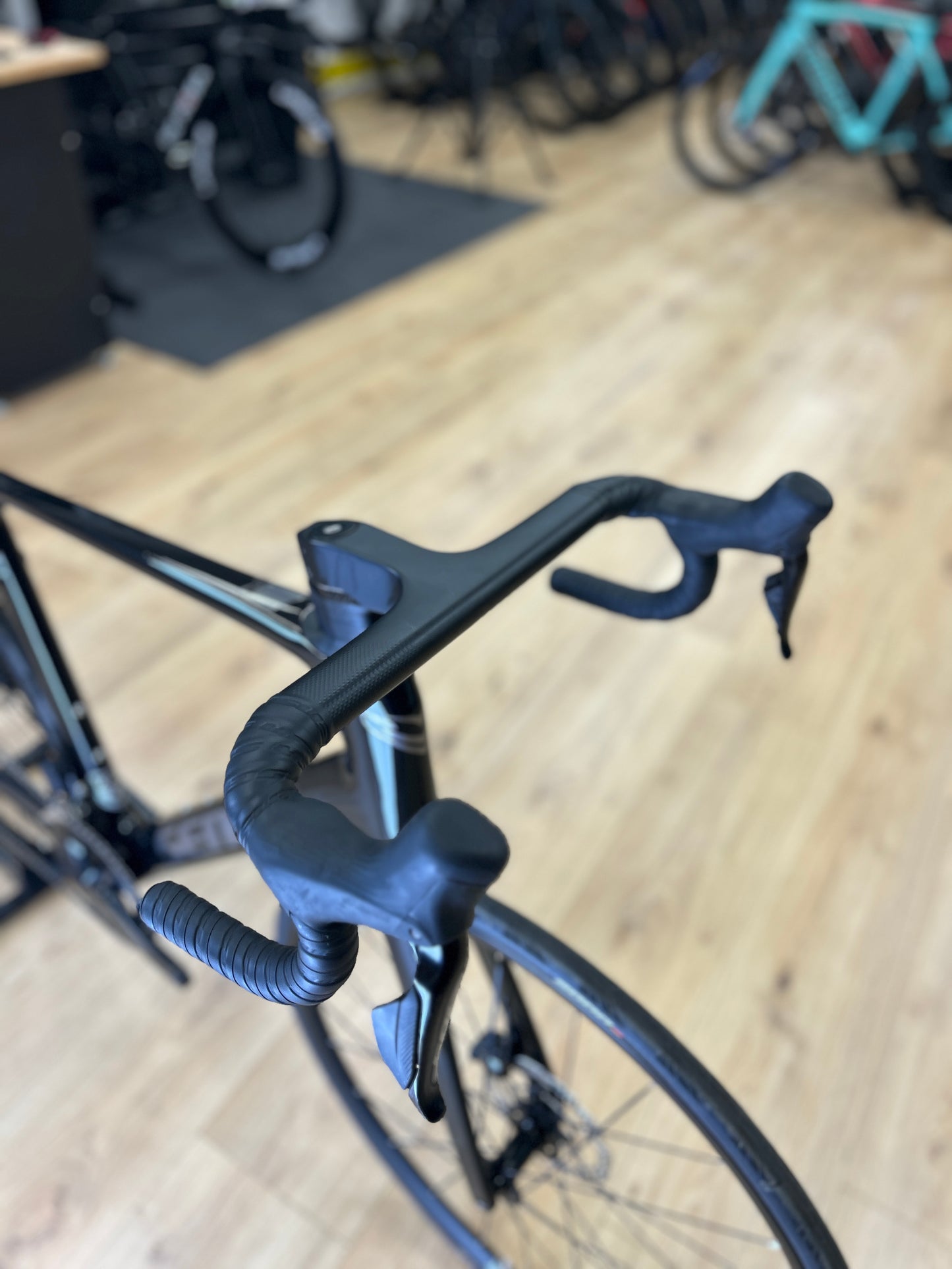 0km Showroom Model Sensa Giulia Supremo Di2 Carbon Racefiets