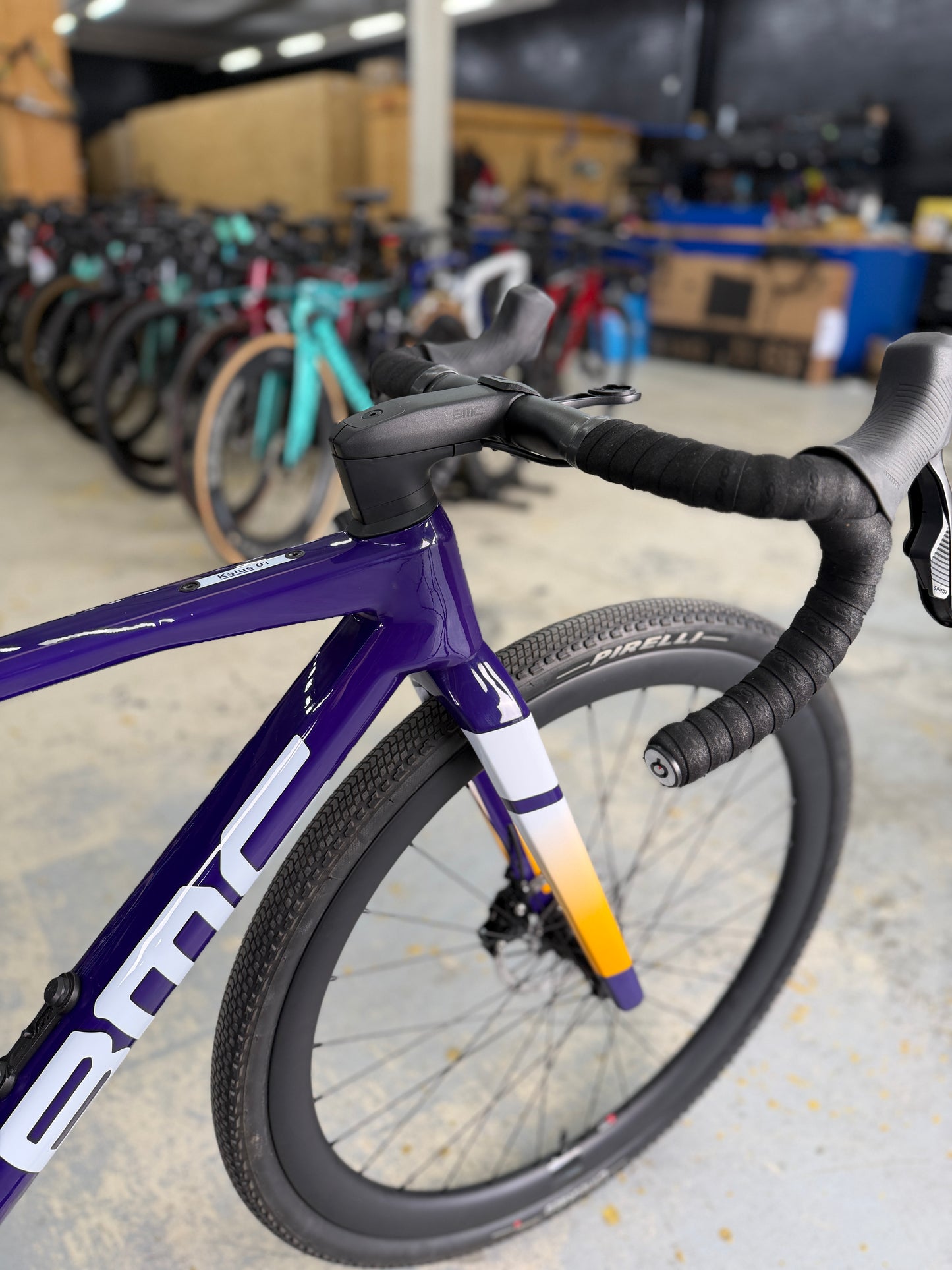 1000km BMC Kaius 01 THREE AXS Gravel Fiets