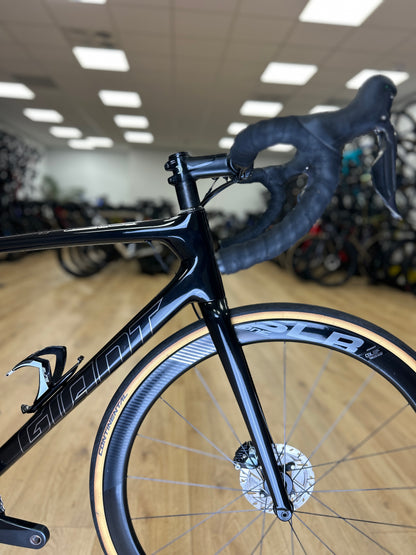 Giant TCR Advanced SL Di2 Carbon Road Bike