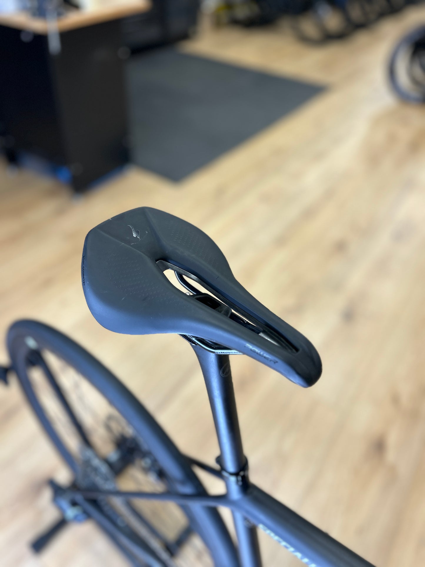 1000km Specialized Aethos Comp AXS Carbon Racefiets