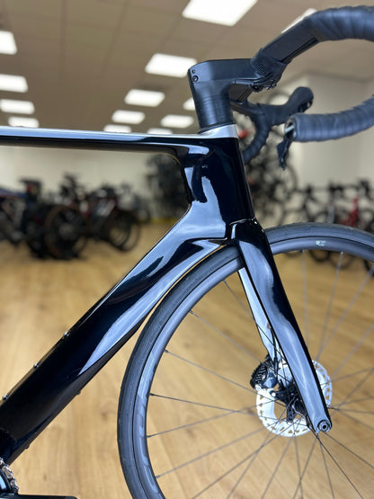 Showroom Orbea Orca Aero Carbon Disc Racefiets