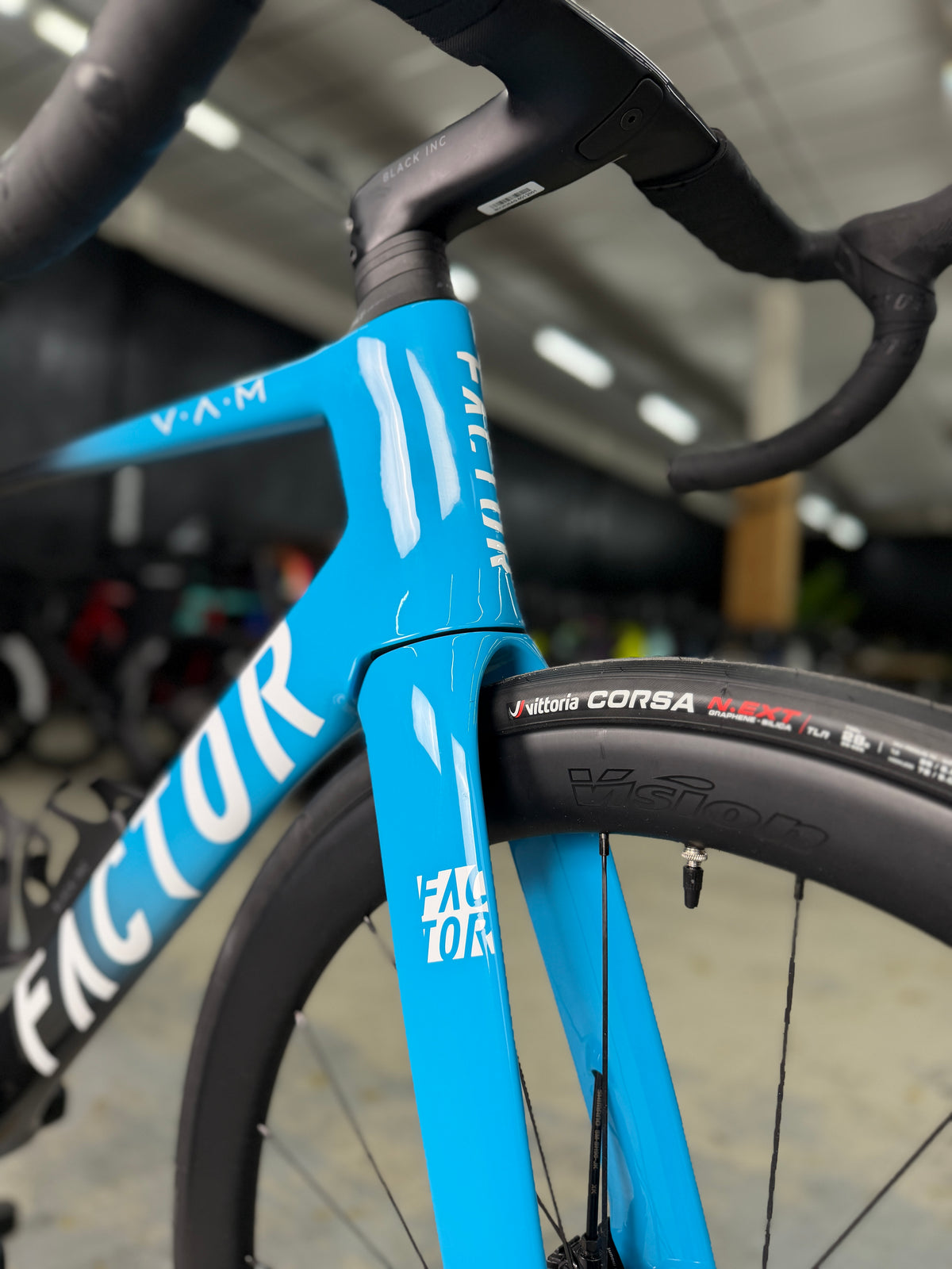 NIEUW Factor Ostro VAM Di2 Carbon Racefiets