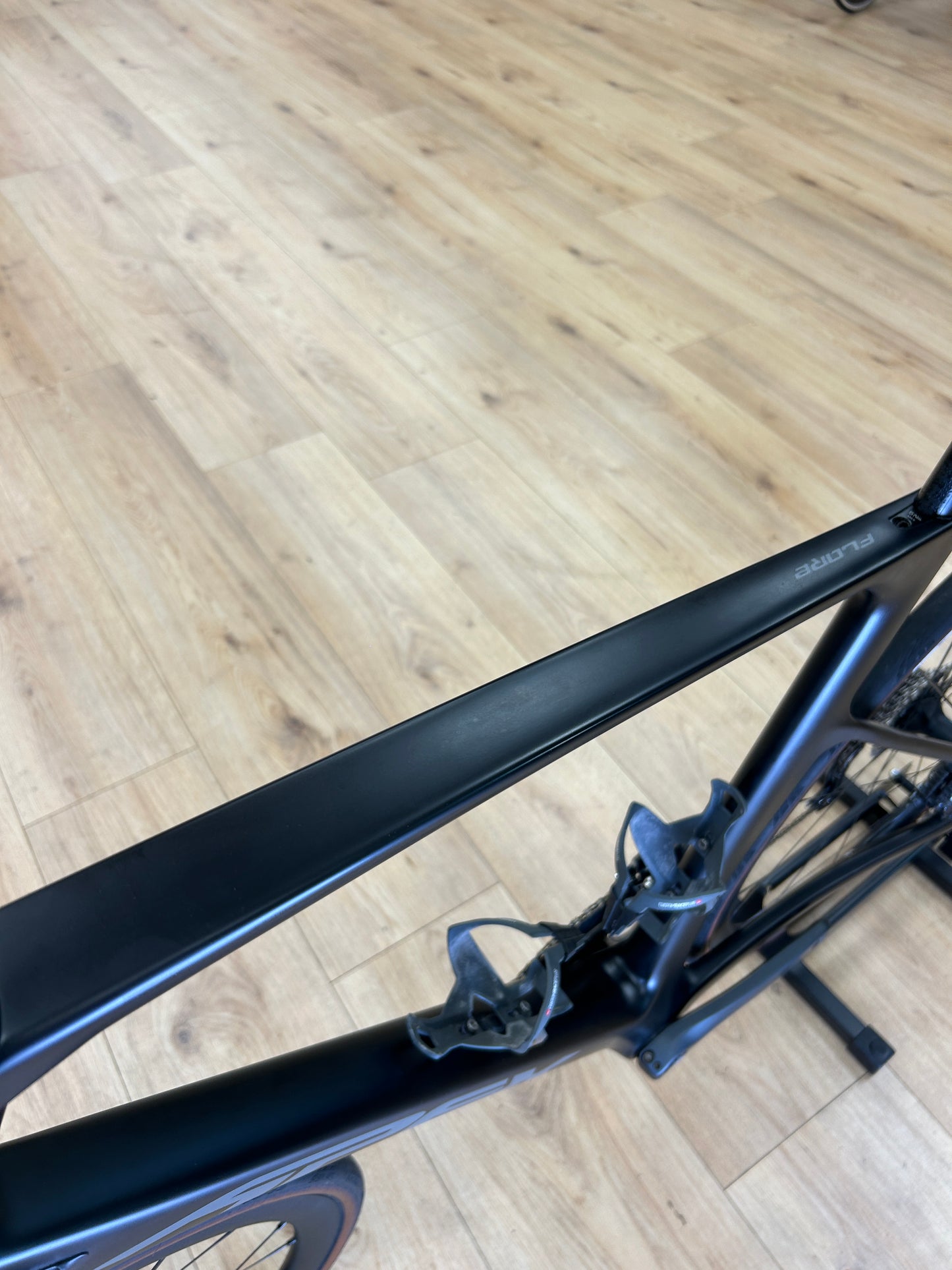 Apex Flare Carbon Racefiets