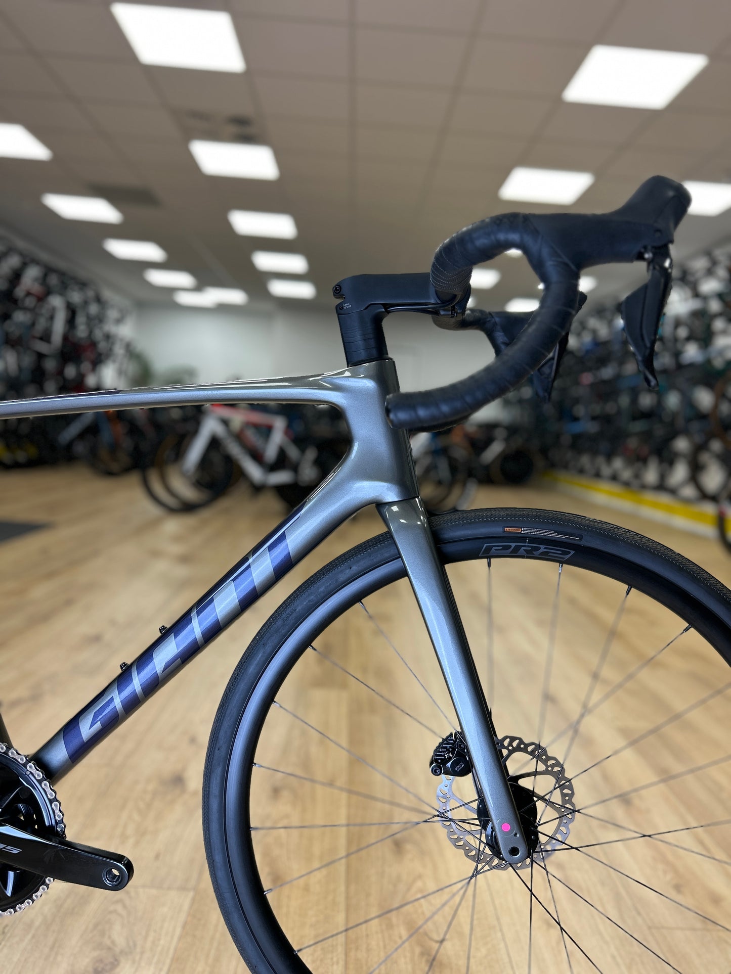 SHOWROOM MODEL 0km Giant Defy Advanced 1 Di2 Carbon Racefiets