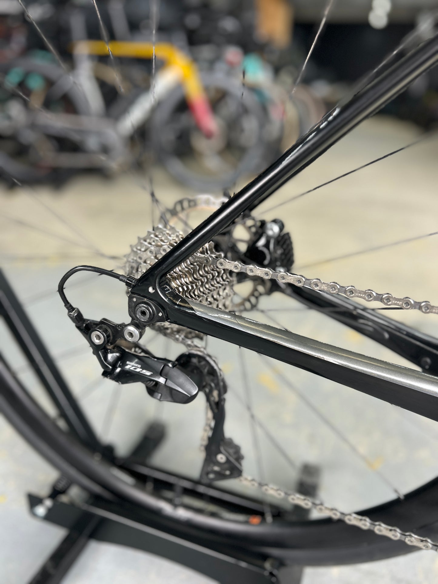 Giant Defy Advanced 2 Carbon Road Bike