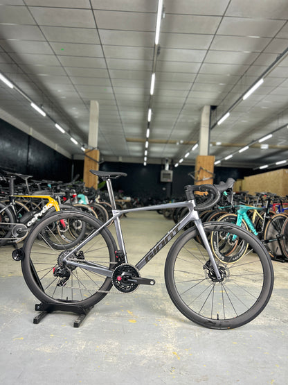 Showroom Model Giant TCR Advanced Pro 0 AXS Carbon Race Bike