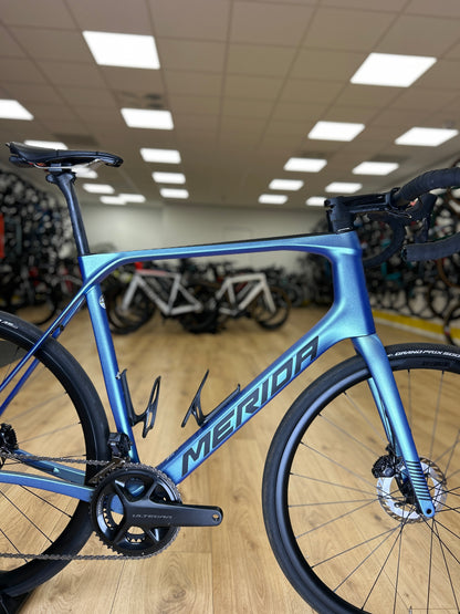 Merida Scultura Endurance 8000 Di2 Carbon Racefiets