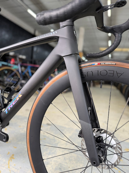 1000km Trek Madone SLR7 Di2 Carbon Racefiets