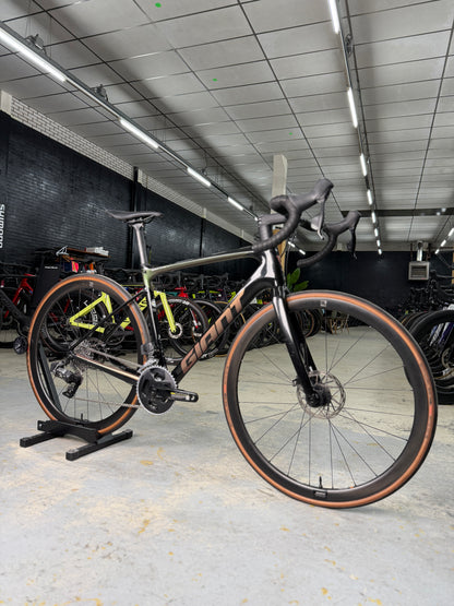 Giant Defy Advanced AXS Carbon Racefiets
