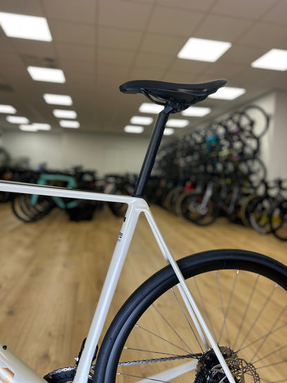 0km Showroom Model Orbea Orca M30iTEAM Di2 Carbon Racefiets